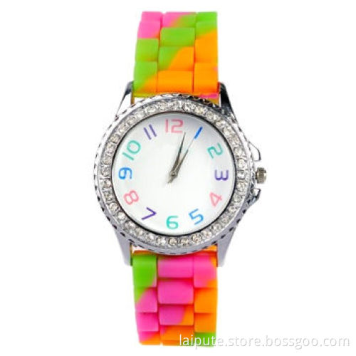 2013 New Colorful Silicone Watches, Customized Logos Welcomed